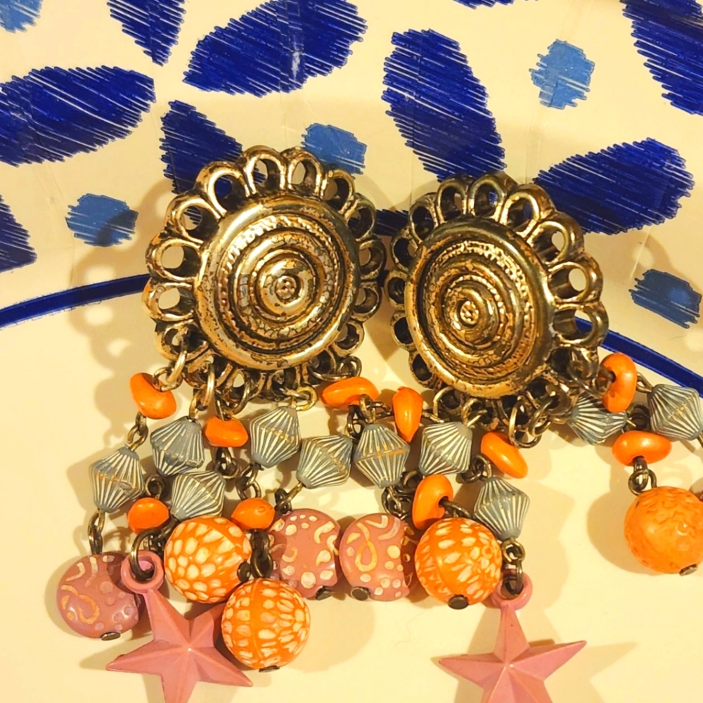 Vtg,slvr-toned,earrings/pretty, dangly pastel-colored pink/ orange green&beads.